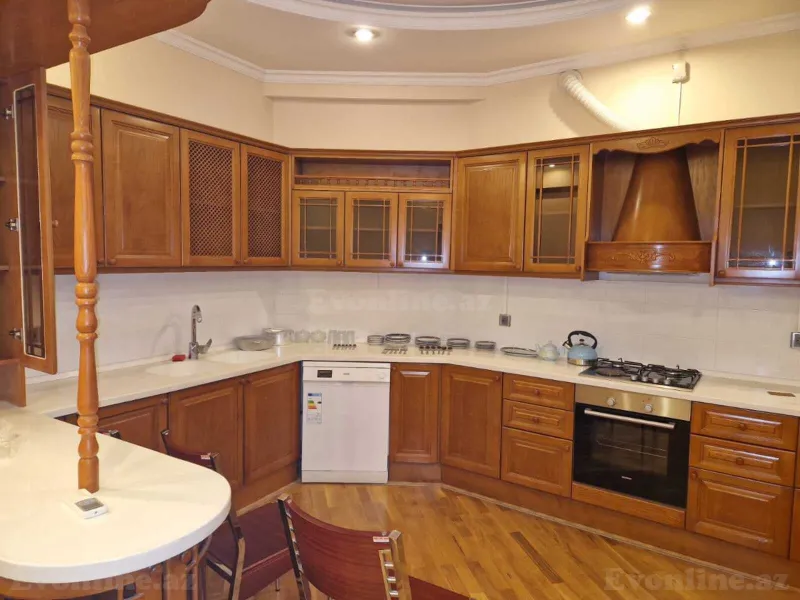 Kirayə verilir 4 otaqlı Mənzil Yeni tikili 250 m² 28 May m. - şəkil 6