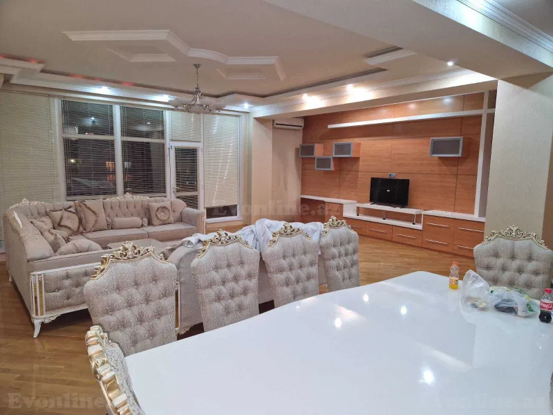Kirayə verilir 4 otaqlı Mənzil Yeni tikili 250 m² 28 May m. - şəkil 8