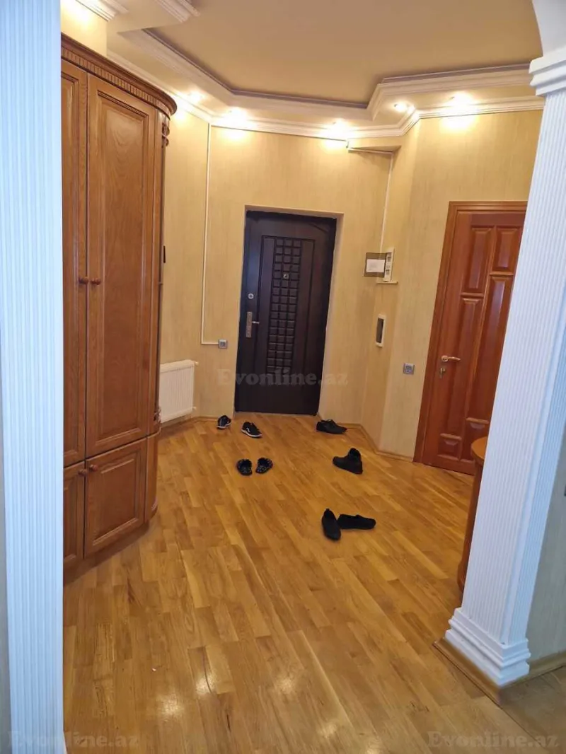 Kirayə verilir 4 otaqlı Mənzil Yeni tikili 250 m² 28 May m. - şəkil 12