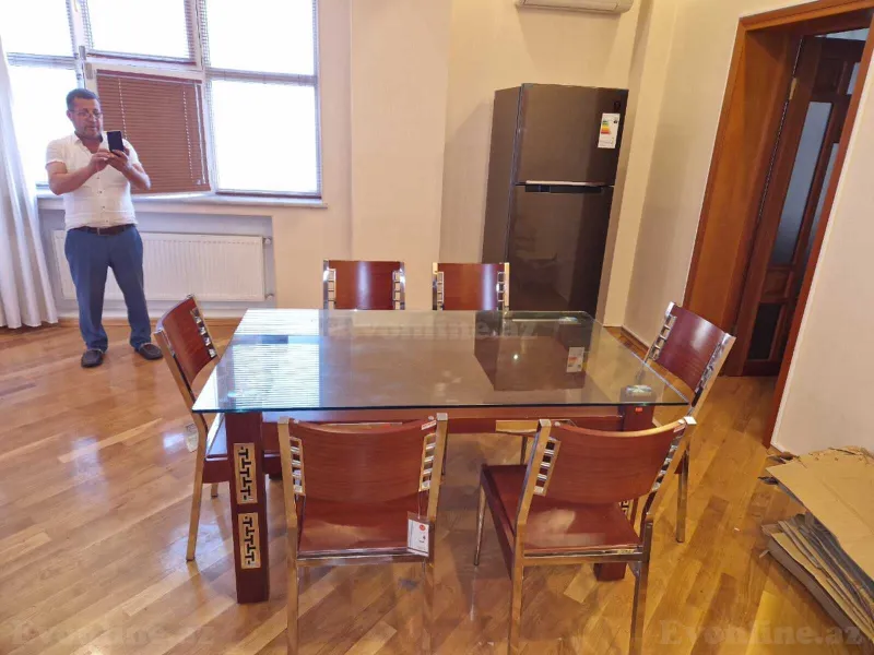 Kirayə verilir 4 otaqlı Mənzil Yeni tikili 250 m² 28 May m. - şəkil 13