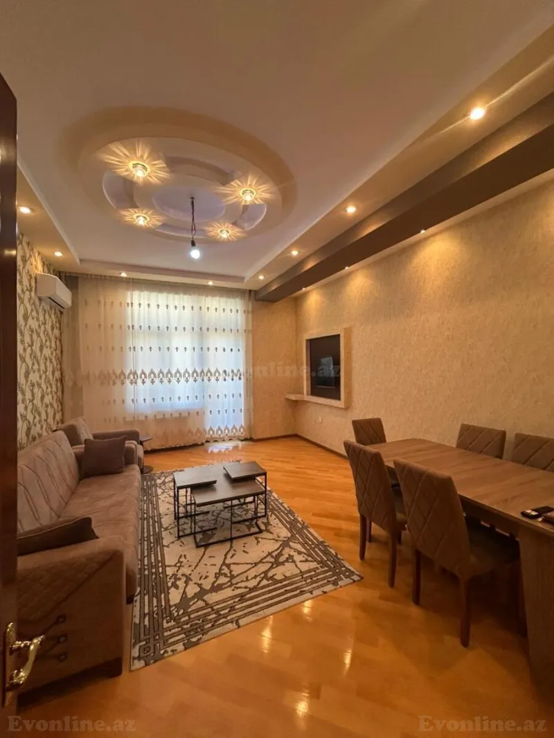 3 otaqlı Mənzil 130 m² İnşaatçılar m. Kirayə verilir