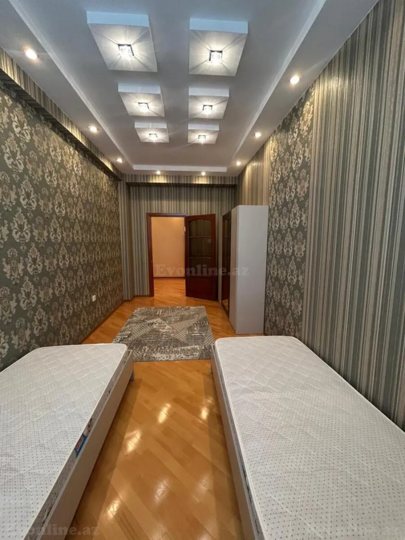 Kirayə verilir 3 otaqlı Mənzil Yeni tikili 130 m² İnşaatçılar m. - şəkil 6