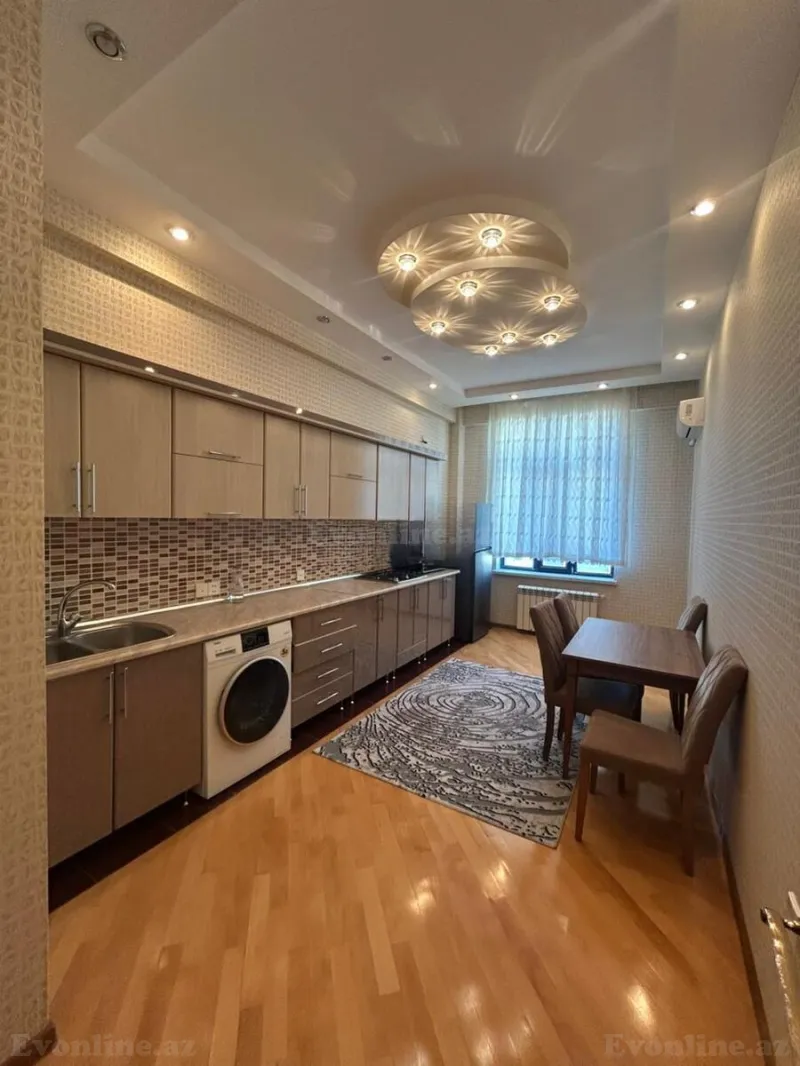 Kirayə verilir 3 otaqlı Mənzil Yeni tikili 130 m² İnşaatçılar m. - şəkil 7