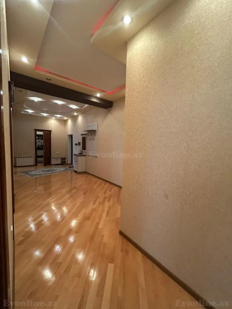 Kirayə verilir 3 otaqlı Mənzil Yeni tikili 130 m² İnşaatçılar m. - şəkil 10