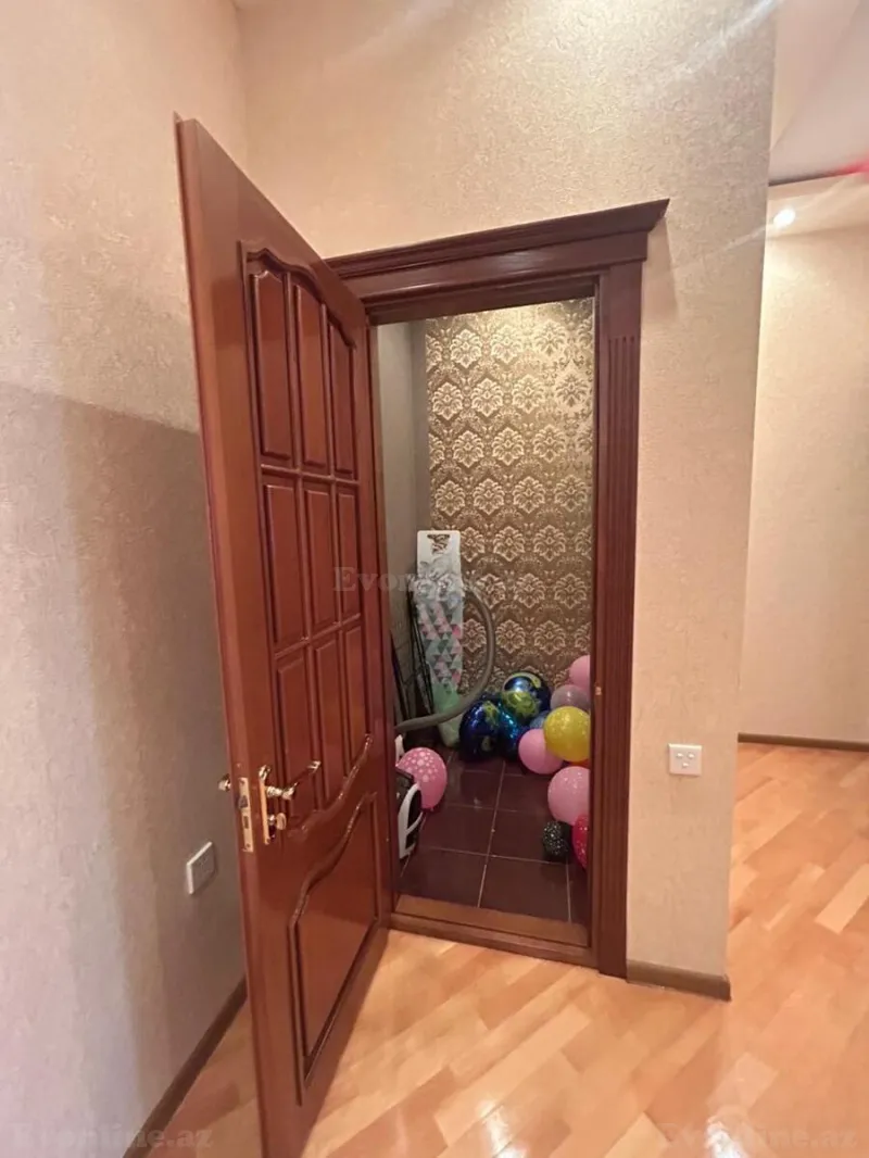 Kirayə verilir 3 otaqlı Mənzil Yeni tikili 130 m² İnşaatçılar m. - şəkil 11