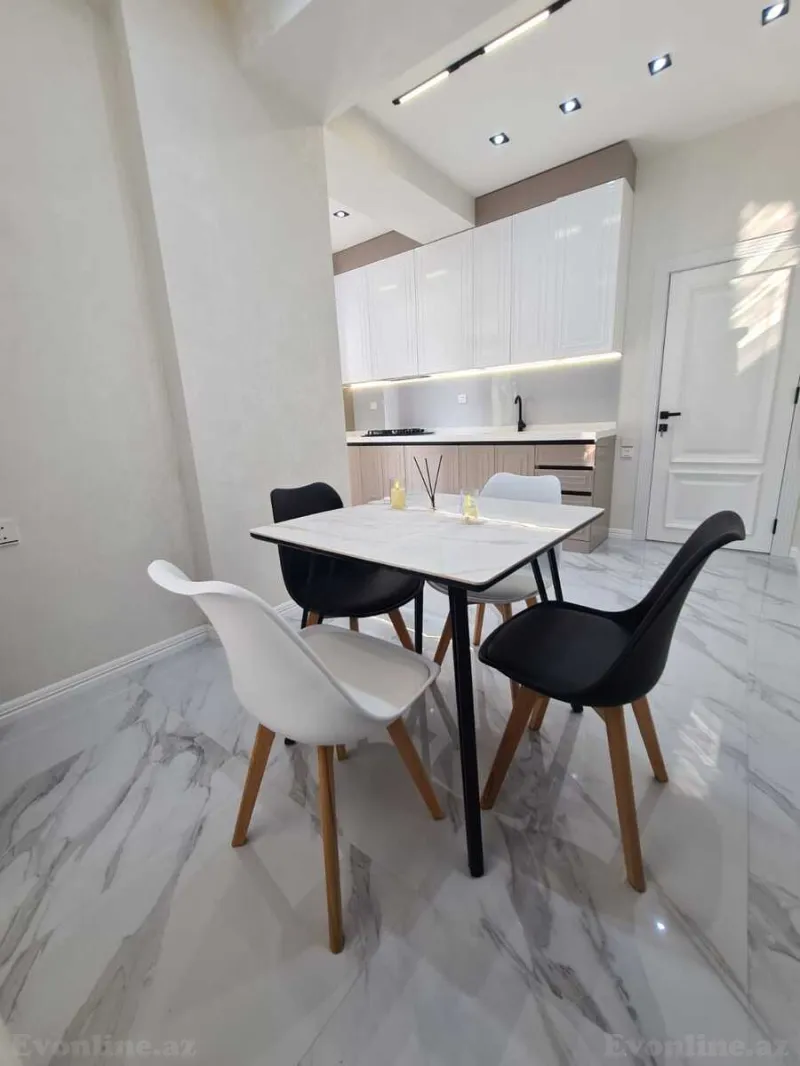 Satılır 3 otaqlı Mənzil Yeni tikili 108 m² Səbail r. - şəkil 9