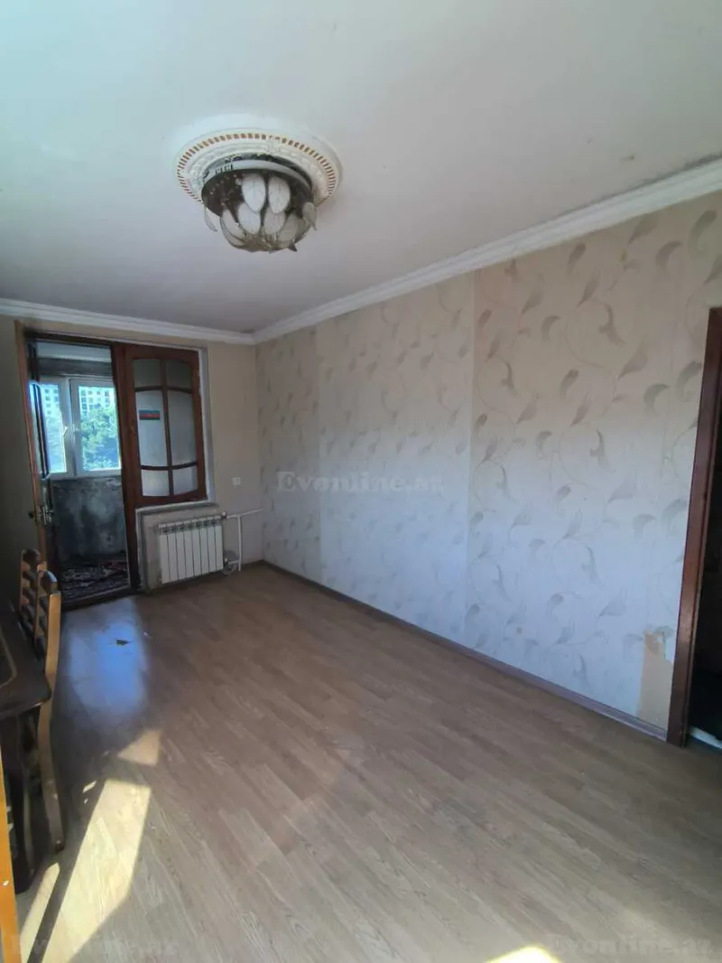 2 otaqlı Mənzil 40 m² Neftçilər m. Satılır