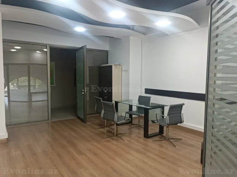 2 otaqlı Ofis 55 m² 28 May m. Kirayə verilir