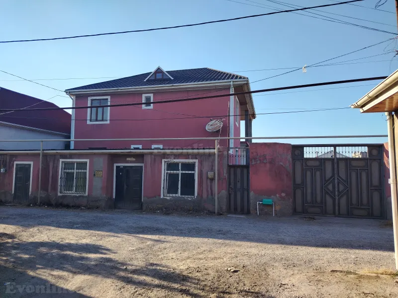 Sumqayıtda 6 otaqlı həyət evi satılır