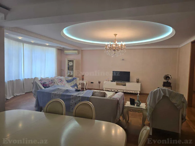 Bakı, Nəsimi r., 28 May m.da 5 otaqlı mənzil satılır