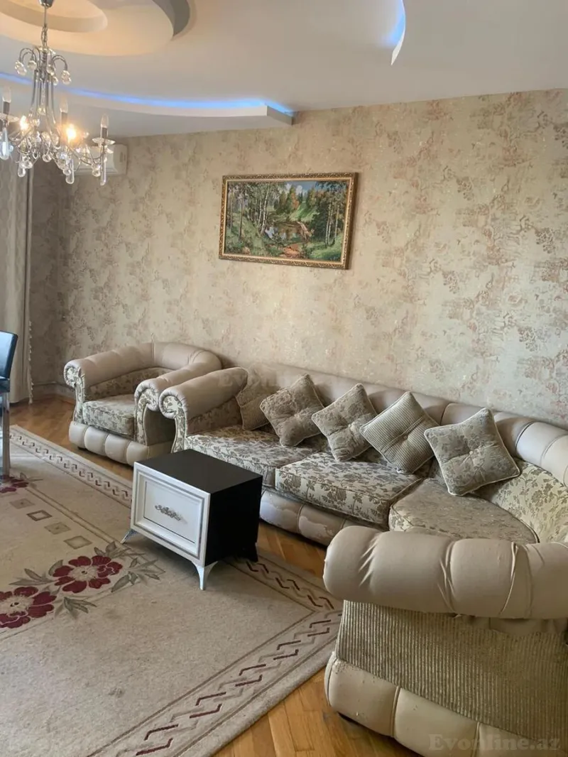 Bakı, Binəqədi r., 8-ci mikrorayonda 2 otaqlı mənzil kirayə verilir