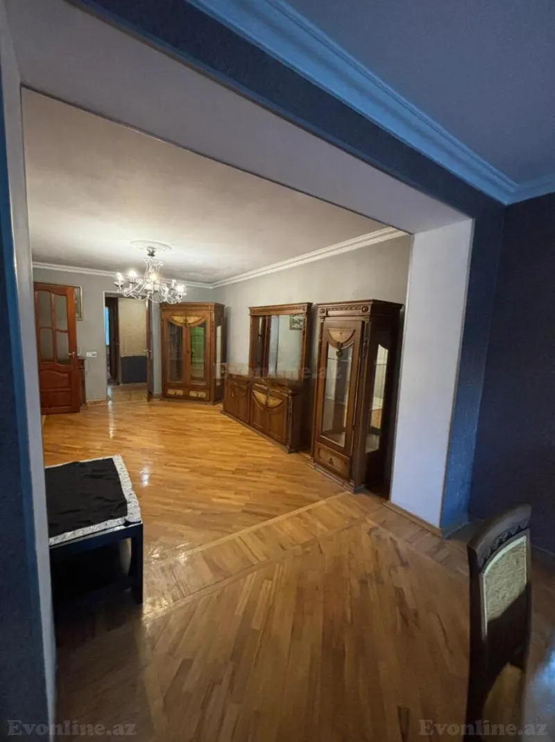 Satılır 3 otaqlı Mənzil Köhnə tikili 100 m² Gənclik m. - şəkil 3
