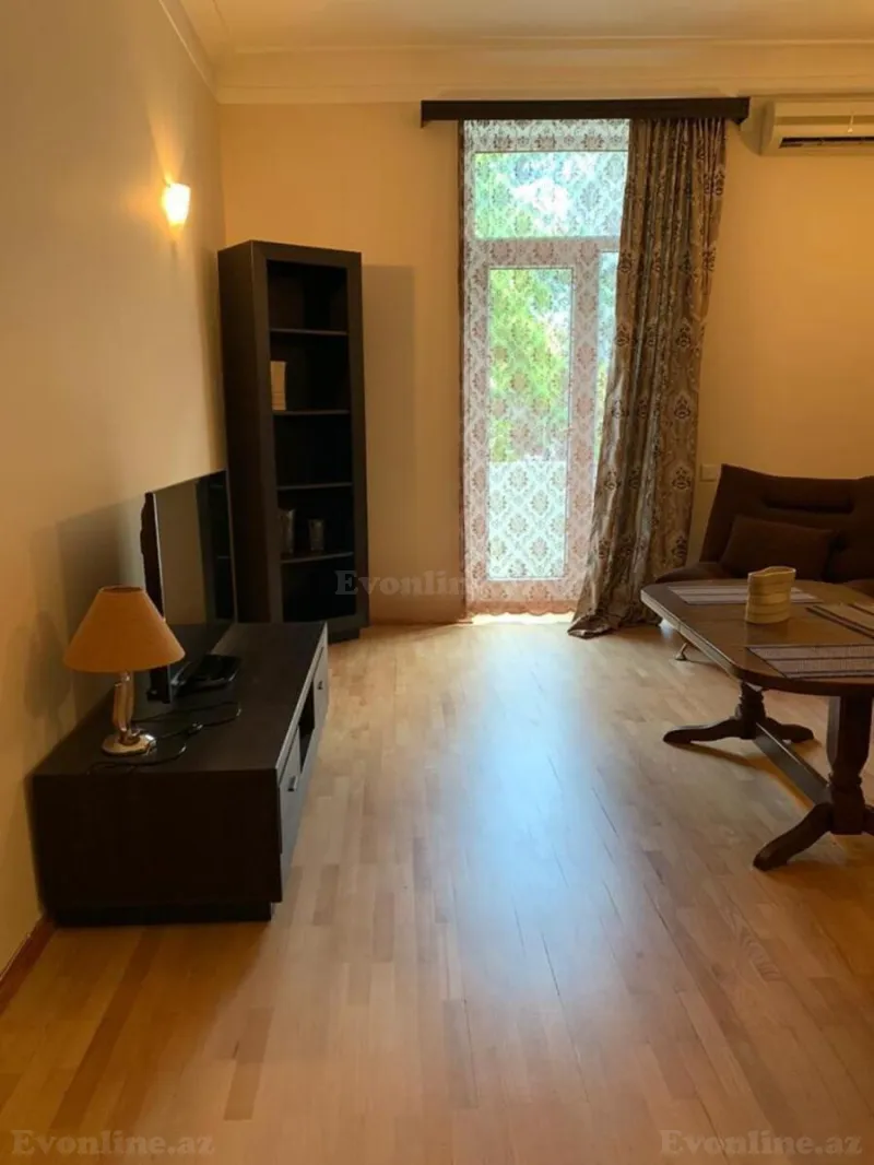 Kirayə verilir 2 otaqlı Mənzil Köhnə tikili 60 m² Səbail r. - şəkil 5