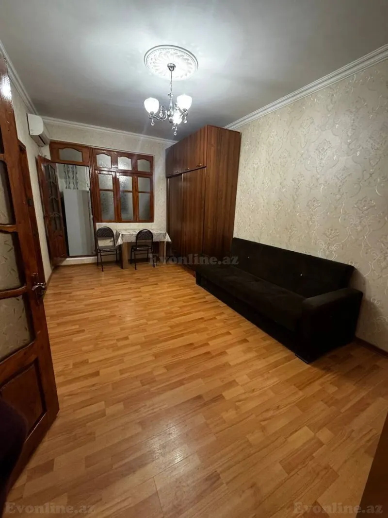 Bakı, Nəsimi r., Memar Əcəmi m.da 2 otaqlı mənzil satılır