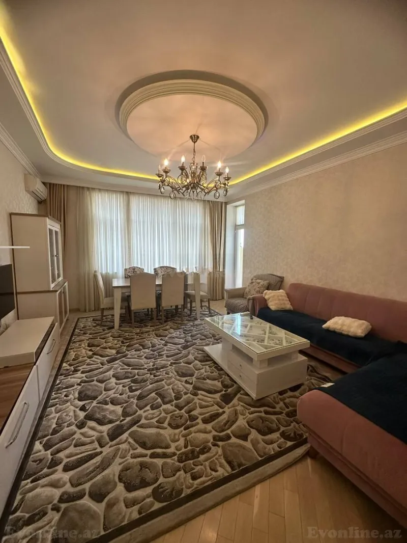 Bakı, Binəqədi r., Azadlıq prospekti m.da 2 otaqlı mənzil kirayə verilir