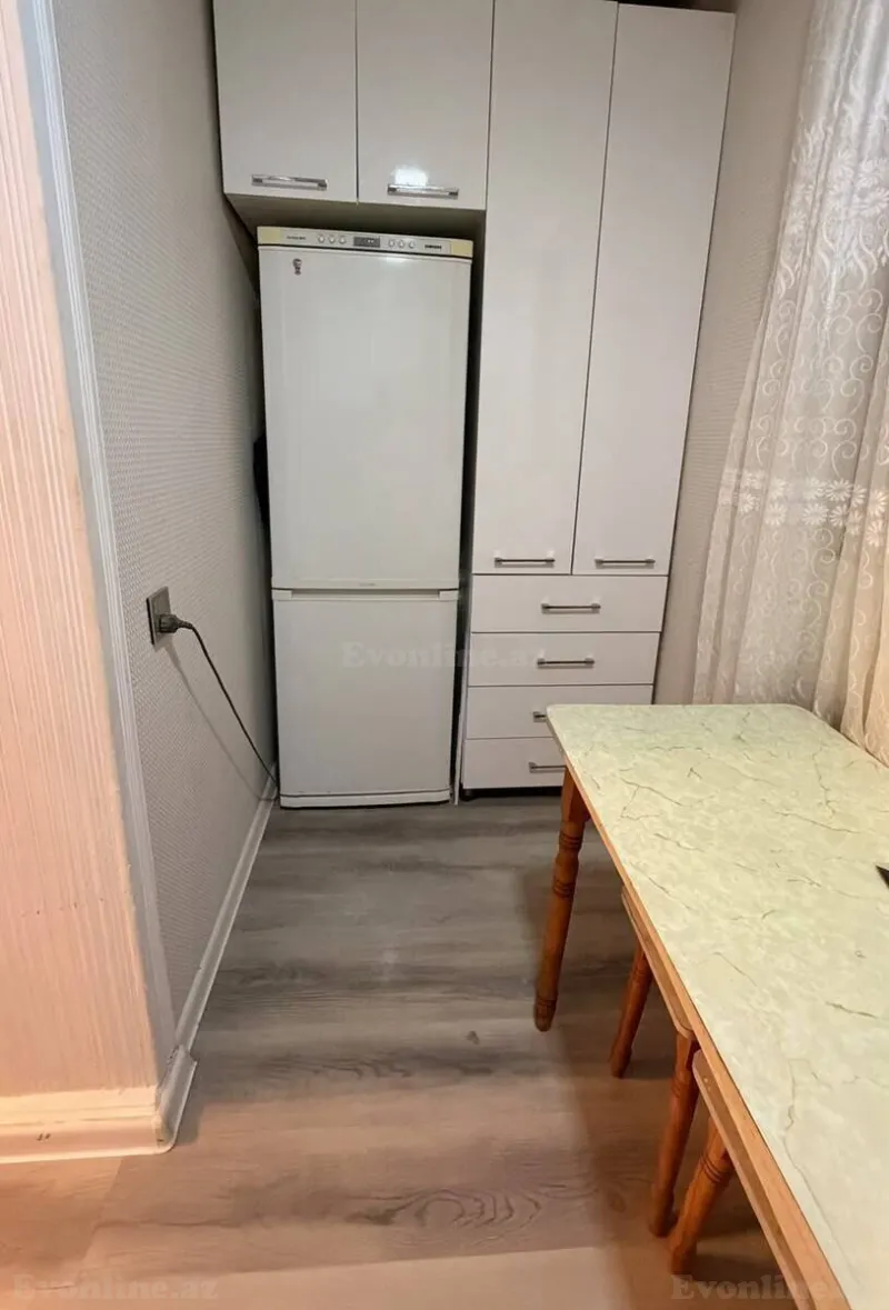 Kirayə verilir 2 otaqlı Mənzil Köhnə tikili 45 m² Memar Əcəmi m. - şəkil 5