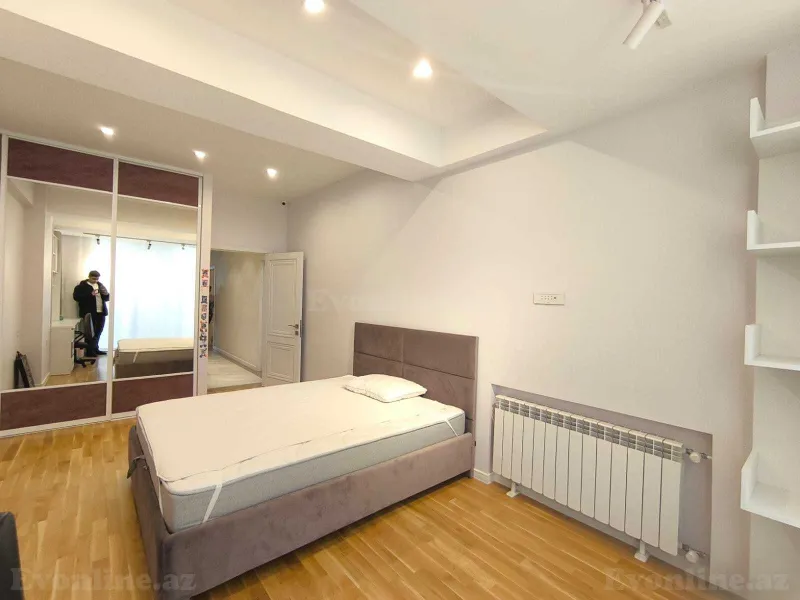 Kirayə verilir 4 otaqlı Mənzil Yeni tikili 180 m² Xətai r. - şəkil 7