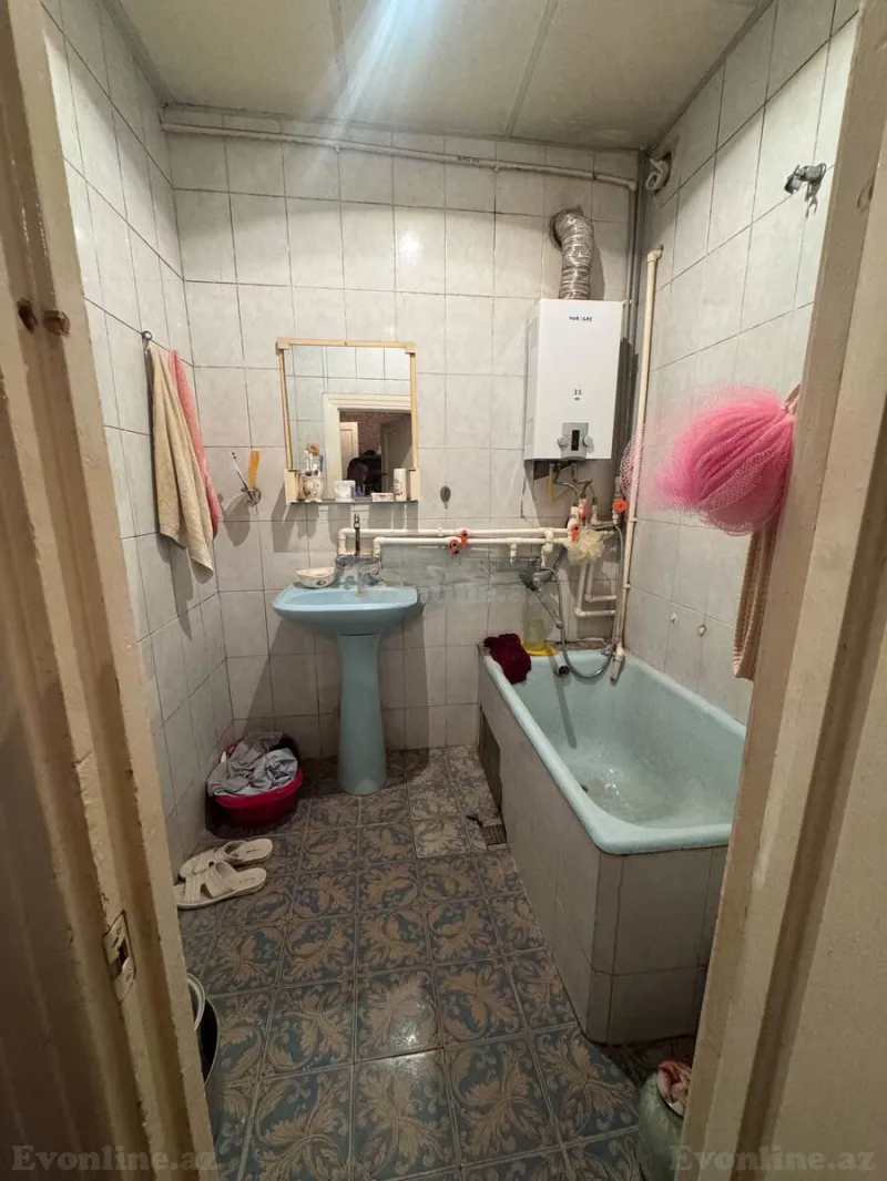Satılır 2 otaqlı Mənzil Köhnə tikili 60 m² Bakıxanov - şəkil 5