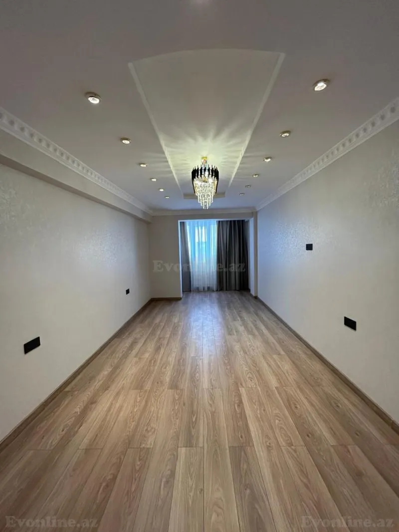 3 otaqlı Mənzil 113 m² İnşaatçılar m. Satılır