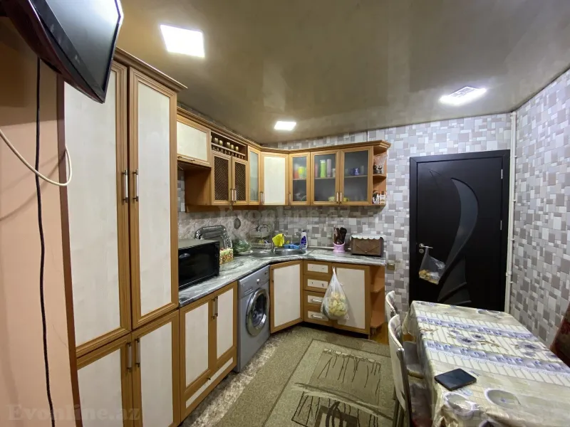 Satılır 4 otaqlı Mənzil Köhnə tikili 100 m² Yeni Günəşli - şəkil 7