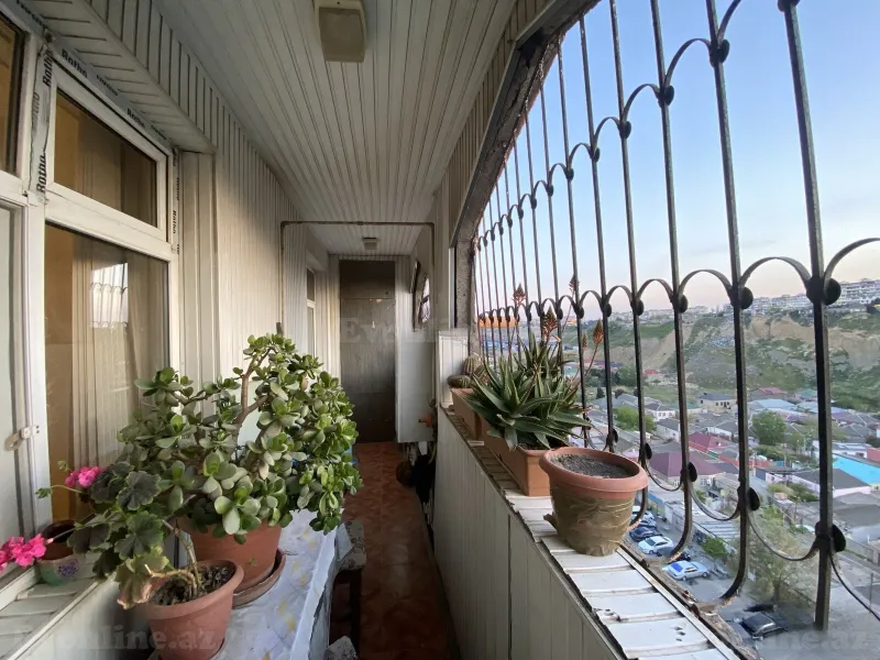Satılır 4 otaqlı Mənzil Köhnə tikili 100 m² Yeni Günəşli - şəkil 13