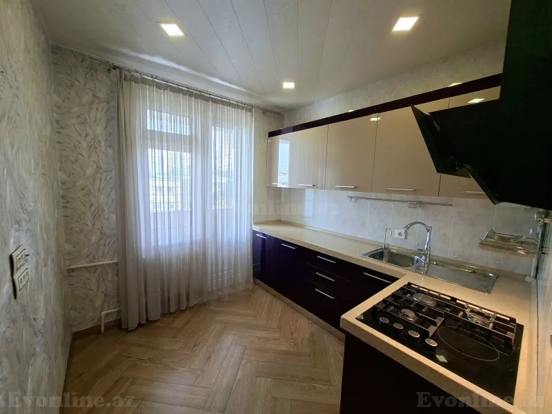 Satılır 2 otaqlı Mənzil Köhnə tikili 65 m² 8-ci mikrorayon - şəkil 2