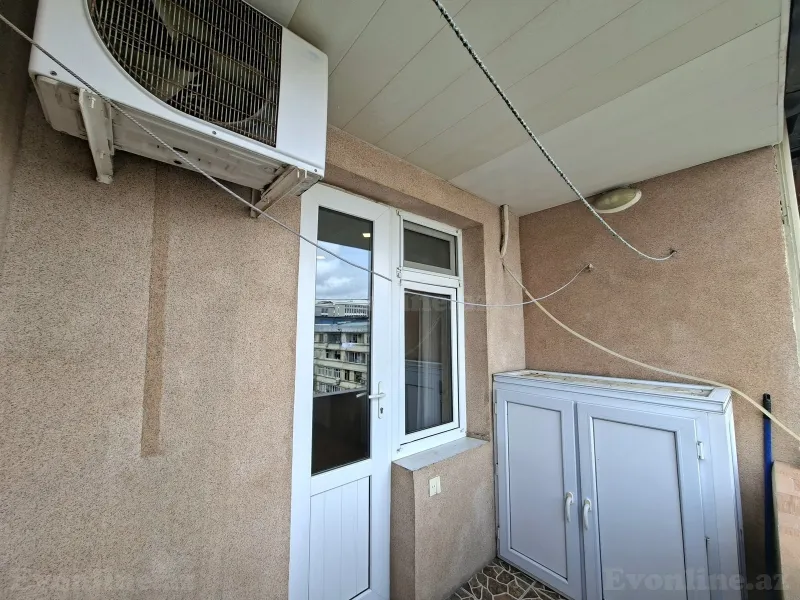 Satılır 2 otaqlı Mənzil Köhnə tikili 65 m² 8-ci mikrorayon - şəkil 3