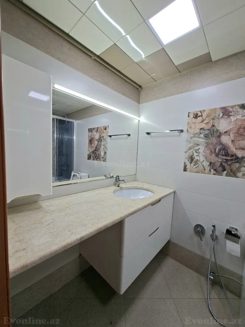 Satılır 2 otaqlı Mənzil Köhnə tikili 65 m² 8-ci mikrorayon - şəkil 10
