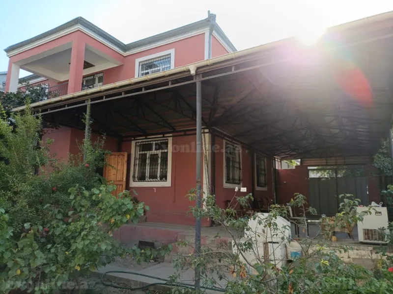 5 otaqlı Həyət evi 200 m² Qaraçuxur Satılır
