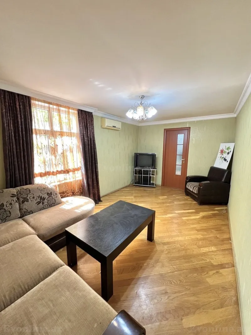 2 otaqlı Mənzil 60 m² İnşaatçılar m. Kirayə verilir