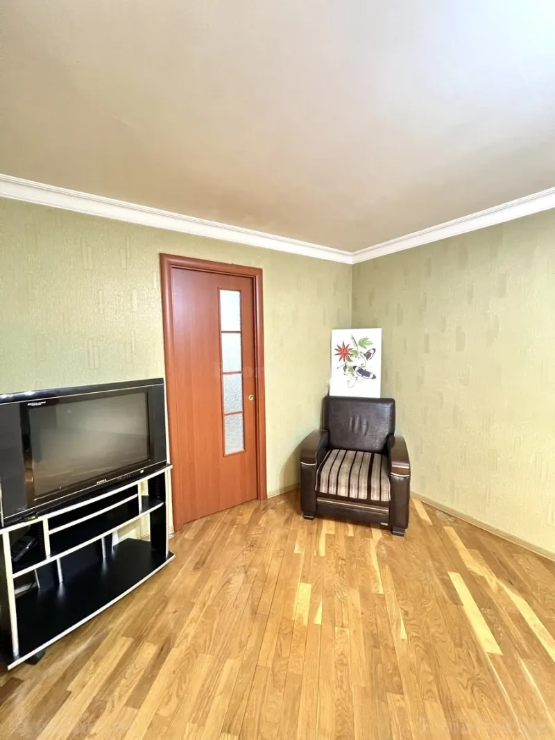 Kirayə verilir 2 otaqlı Mənzil Köhnə tikili 60 m² İnşaatçılar m. - şəkil 6