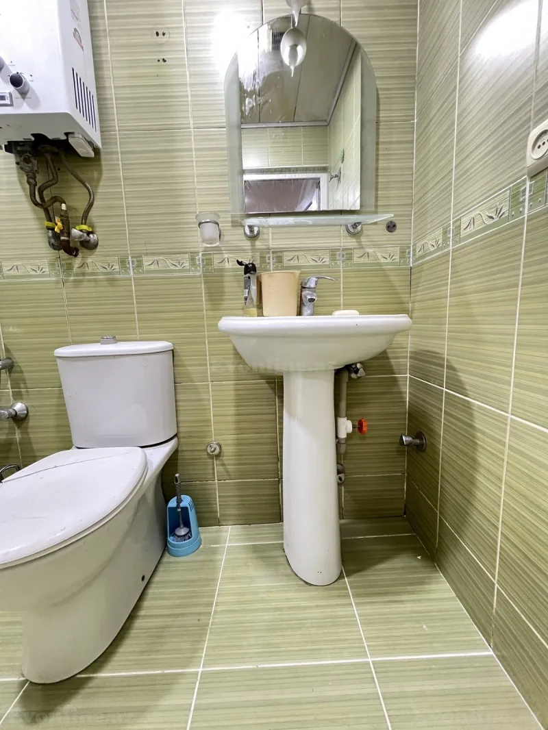 Kirayə verilir 2 otaqlı Mənzil Köhnə tikili 60 m² İnşaatçılar m. - şəkil 18
