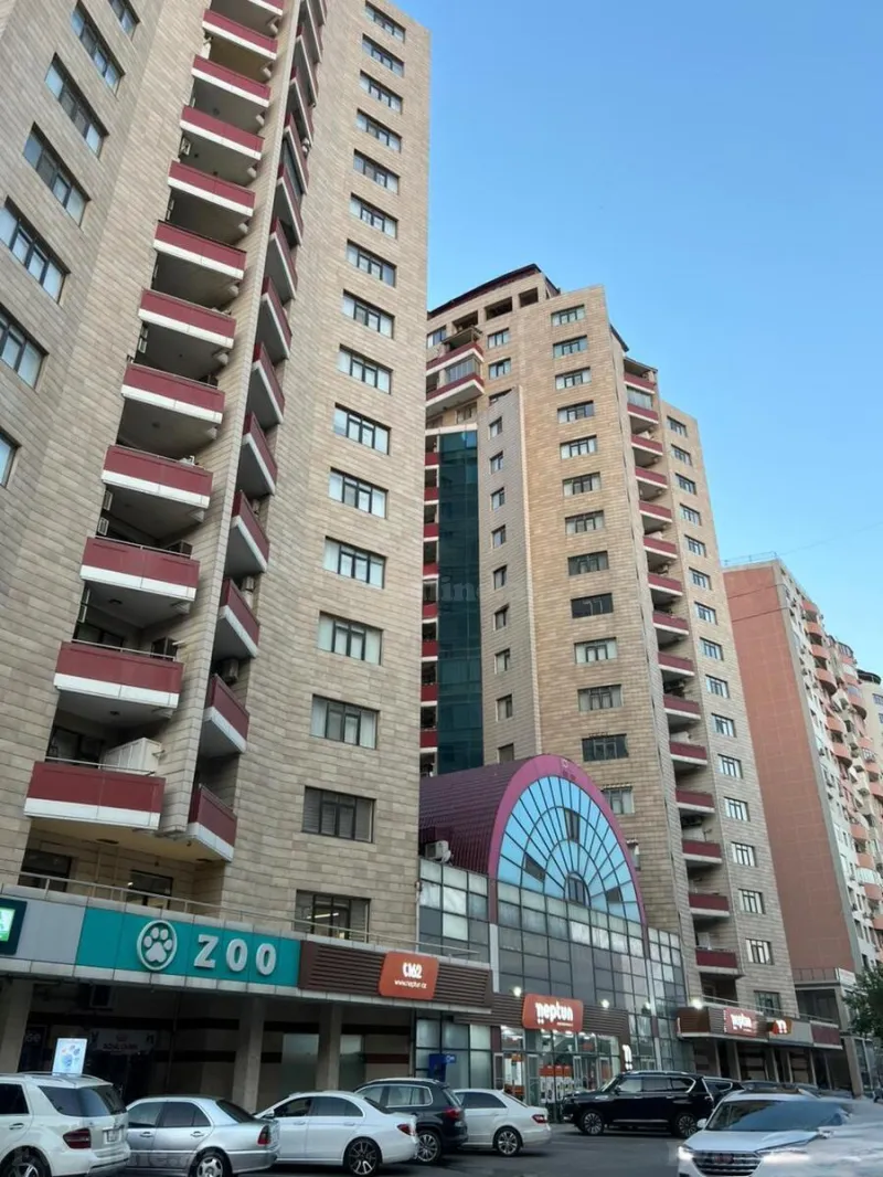 3 otaqlı Mənzil 142 m² 8 Noyabr m. Satılır