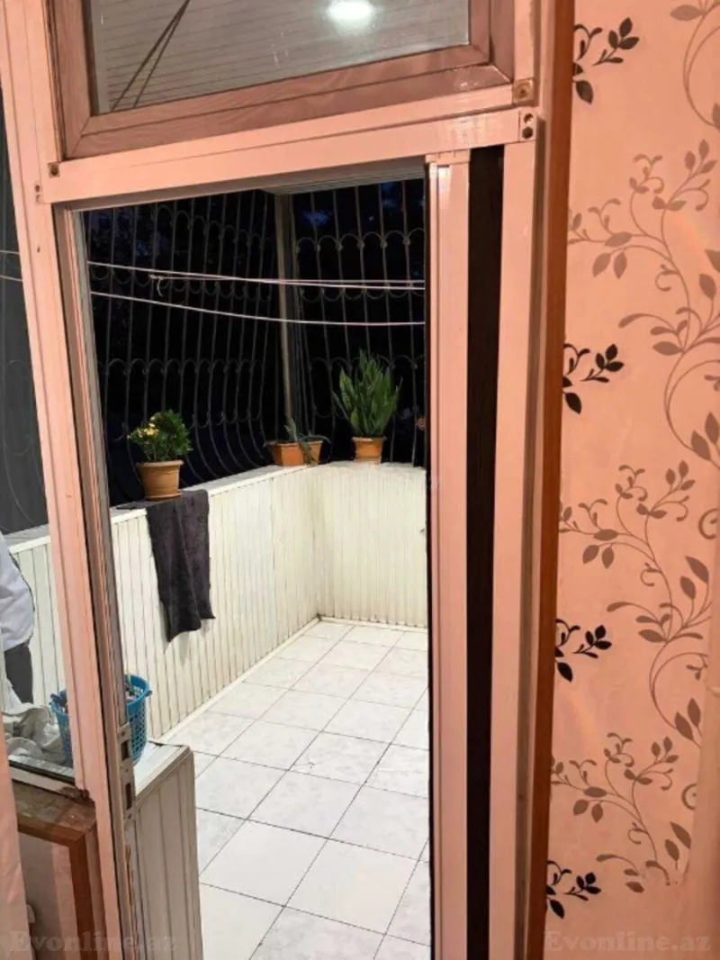 Satılır 3 otaqlı Mənzil Köhnə tikili 55 m² Gənclik m. - şəkil 2