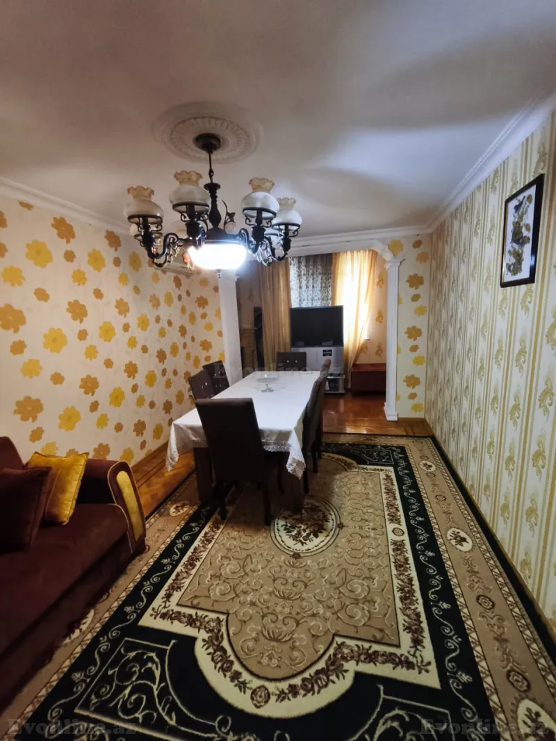 Bakı, Səbail r., 28 May m.da 2 otaqlı mənzil kirayə verilir
