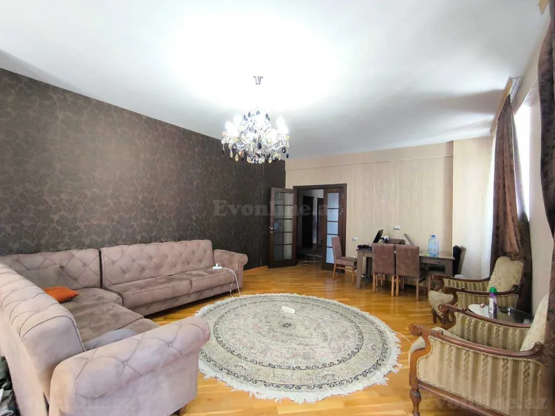 Bakı, Nəsimi r., 28 May m.da 3 otaqlı mənzil kirayə verilir