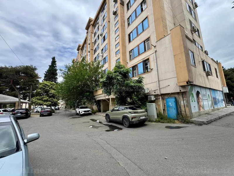 Satılır 4 otaqlı Mənzil Köhnə tikili 100 m² Bakıxanov - şəkil 2