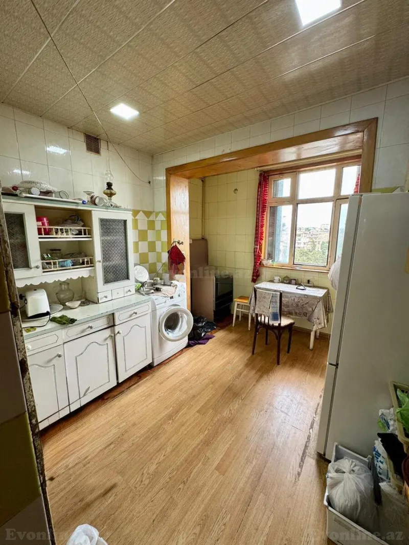 Satılır 4 otaqlı Mənzil Köhnə tikili 100 m² Bakıxanov - şəkil 17