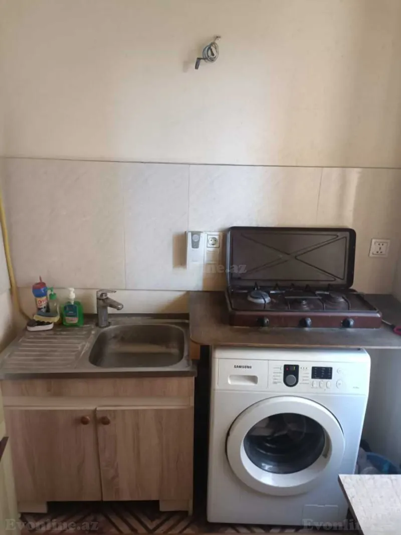 Satılır 1 otaqlı Mənzil Köhnə tikili 38 m² İnşaatçılar m. - şəkil 4
