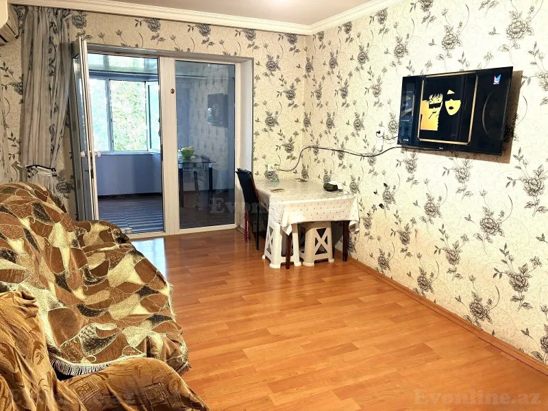 Satılır 2 otaqlı Mənzil Köhnə tikili 45 m² Gənclik m. - şəkil 3