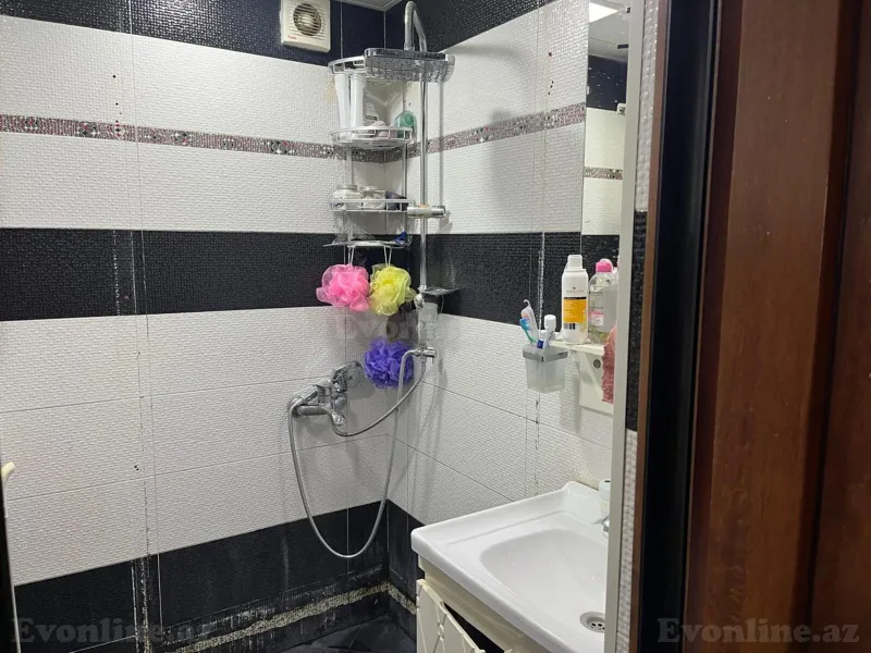 Satılır 3 otaqlı Mənzil Köhnə tikili 65 m² Elmlər Akademiyası m. - şəkil 5