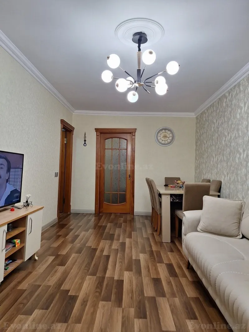 Satılır 2 otaqlı Mənzil Köhnə tikili 50 m² Neftçilər m. - şəkil 4