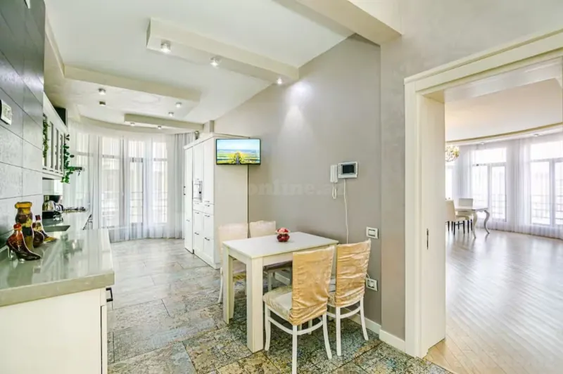 Kirayə verilir 3 otaqlı Mənzil Yeni tikili 155 m² Xətai r. - şəkil 10