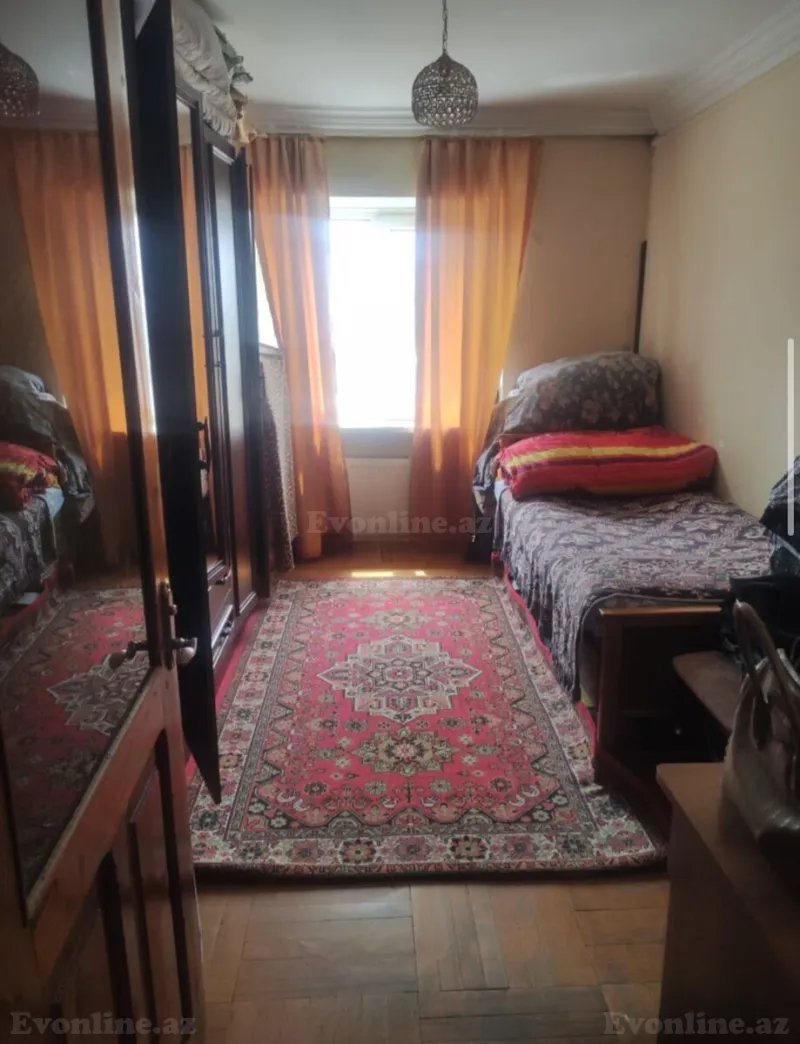 Satılır 2 otaqlı Mənzil Köhnə tikili 60 m² İnşaatçılar m. - şəkil 3