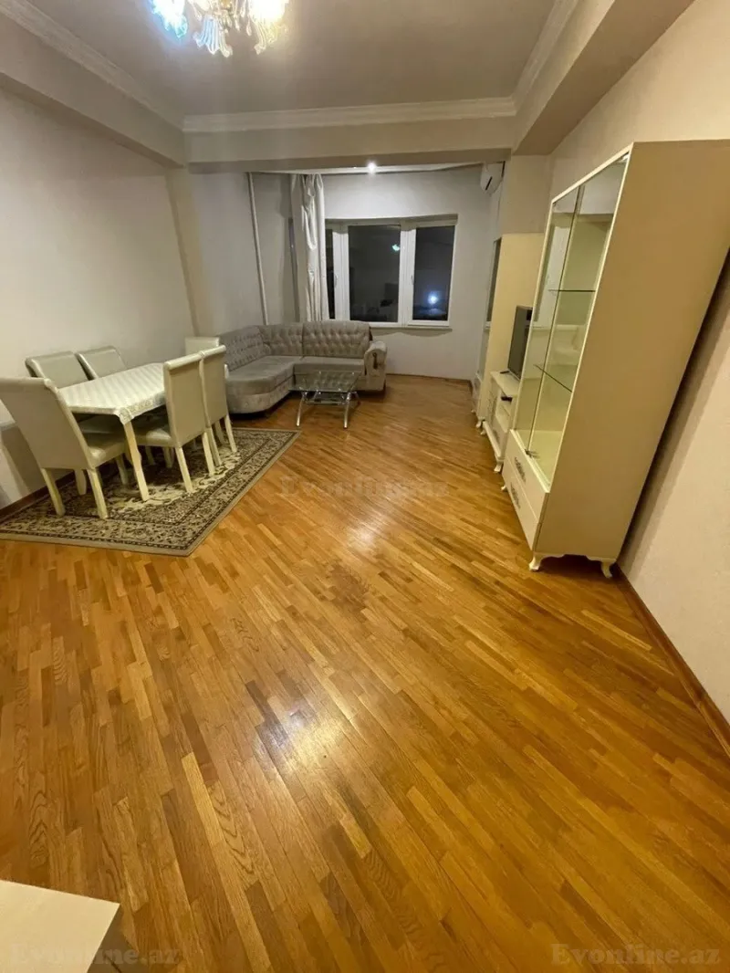2 otaqlı Mənzil 87 m² 8 Noyabr m. Kirayə verilir