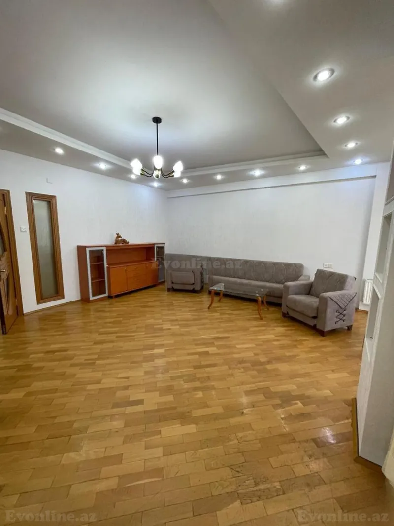 3 otaqlı Mənzil 145 m² 28 May m. Kirayə verilir