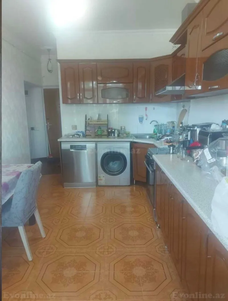 Satılır 2 otaqlı Mənzil Köhnə tikili 65 m² Xalqlar Dostluğu m. - şəkil 4
