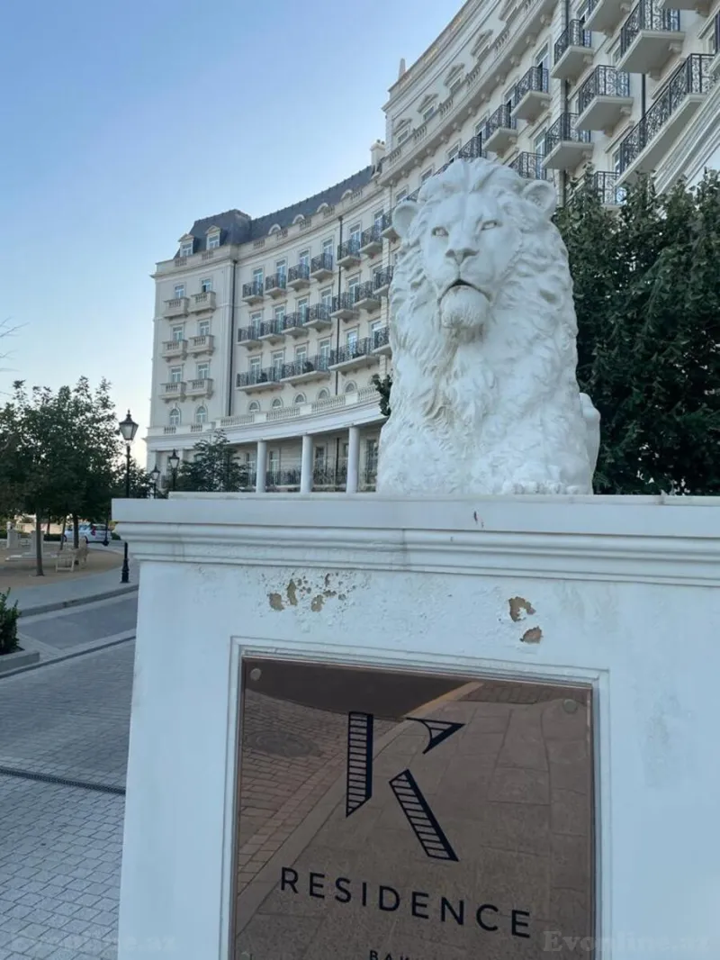 Kirayə verilir 4 otaqlı Mənzil Yeni tikili 156 m² Ağ şəhər