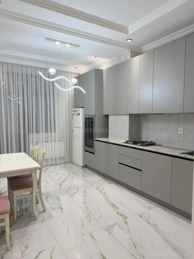 Satılır 2 otaqlı Mənzil Yeni tikili 96 m² Memar Əcəmi m. - şəkil 4