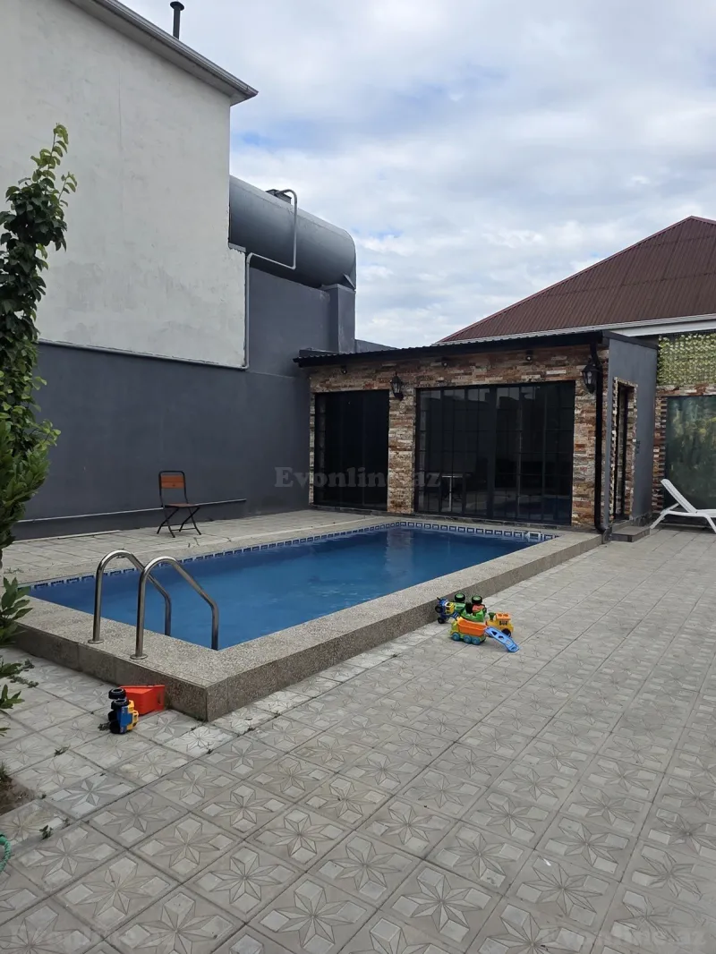 Kirayə verilir 5 otaqlı Həyət evi 200 m² Buzovna